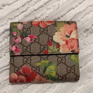 Gucci Floral Canvas Wallet - Multicolor